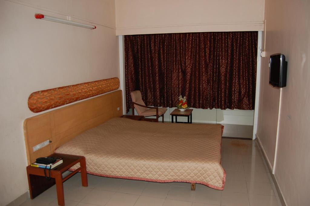 Hotel Raviraj Pune Zimmer foto